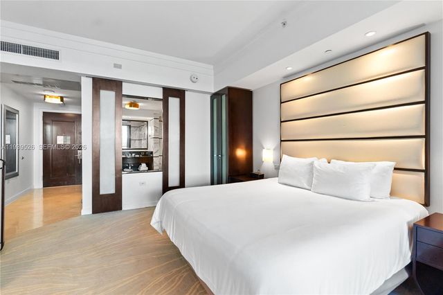 4391 Collins Ave 303, Miami Beach, FL 33140