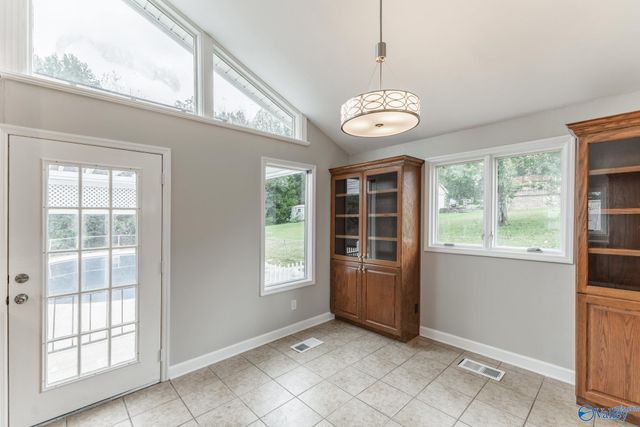 2122 Winchester Road NW, Huntsville, AL 35810