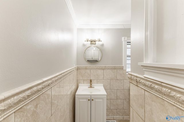 2122 Winchester Road NW, Huntsville, AL 35810