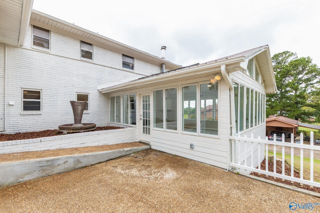2122 Winchester Road NW, Huntsville, AL 35810