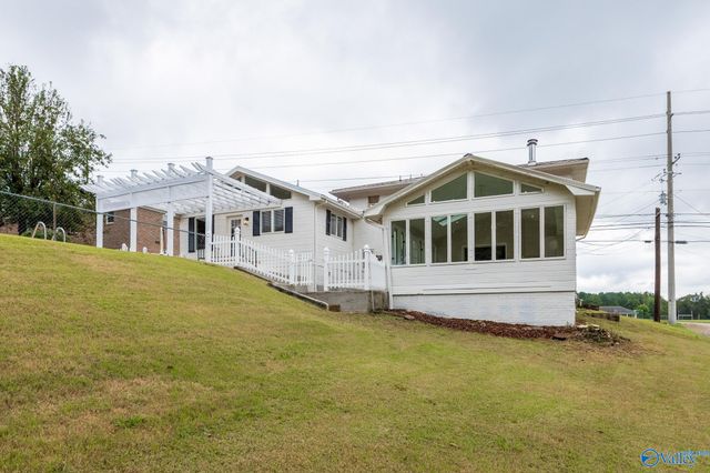 2122 Winchester Road NW, Huntsville, AL 35810