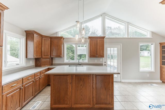 2122 Winchester Road NW, Huntsville, AL 35810