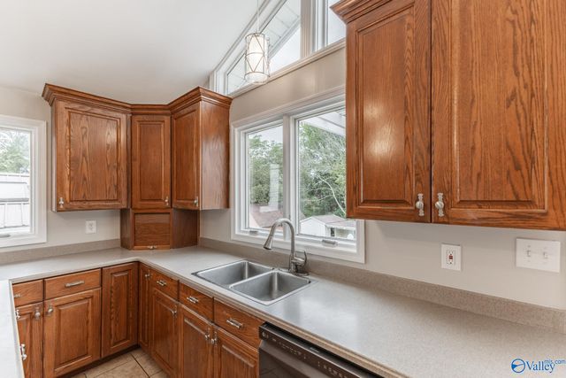 2122 Winchester Road NW, Huntsville, AL 35810
