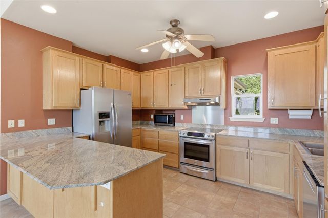 700 Skyline Ridge Lookout DR, Wimberley, TX 78676