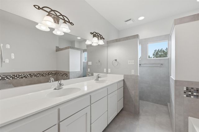 700 Skyline Ridge Lookout DR, Wimberley, TX 78676