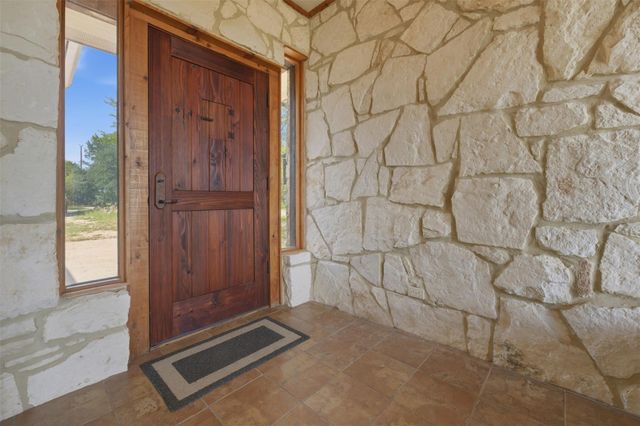 700 Skyline Ridge Lookout DR, Wimberley, TX 78676