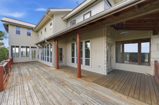 700 Skyline Ridge Lookout DR, Wimberley, TX 78676