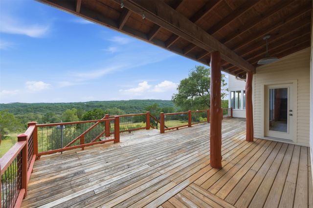 700 Skyline Ridge Lookout DR, Wimberley, TX 78676