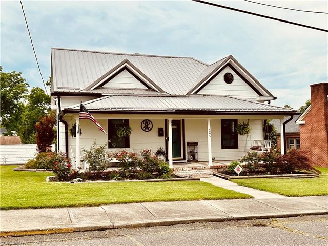 245 Orchard Street, Mount Airy, NC 27030