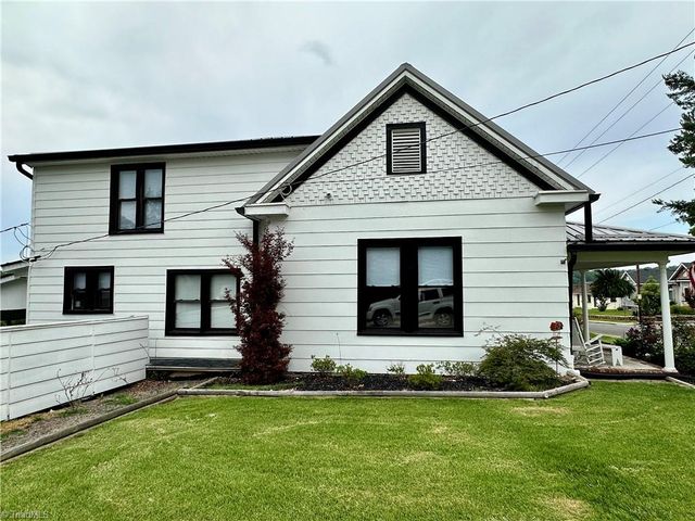 245 Orchard Street, Mount Airy, NC 27030