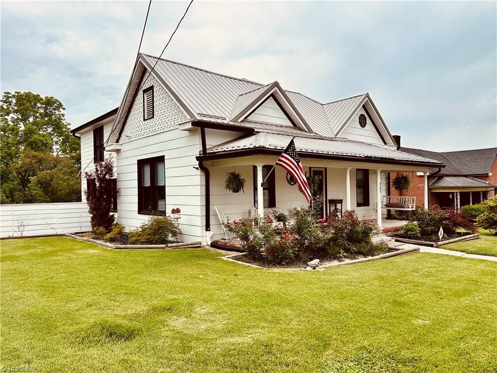 245 Orchard Street, Mount Airy, NC 27030