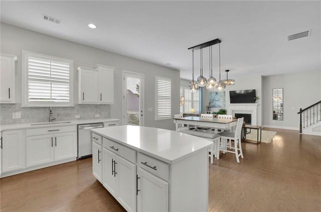 1145 Waters Way, Kennesaw, GA 30152