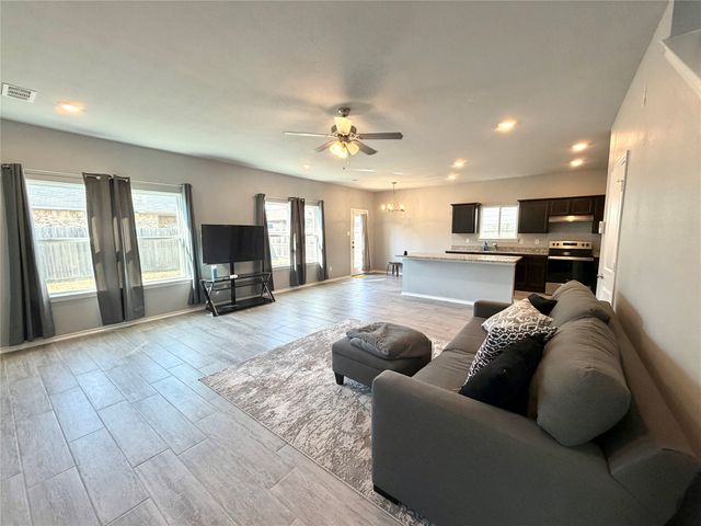 2228 Dana Drive, Grand Prairie, TX 75051