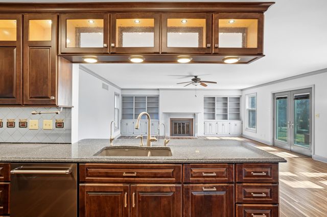 404 S GREENWOOD AVE, Columbia, MO 65203