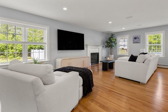 86 Shallow Pond Lane, Plymouth, MA 02360