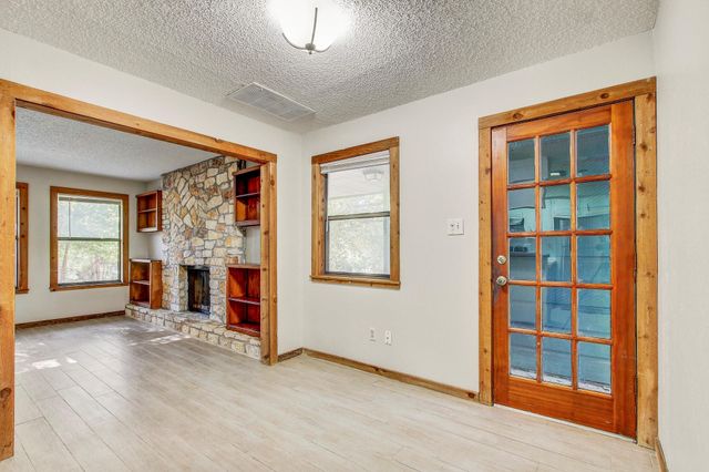 104 S Laurelwood DR B, Austin, TX 78733