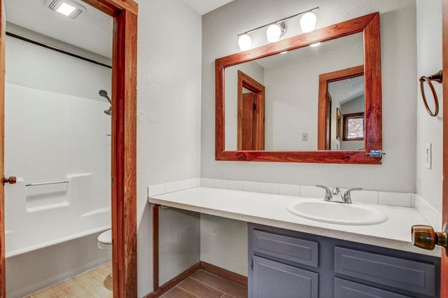 104 S Laurelwood DR B, Austin, TX 78733