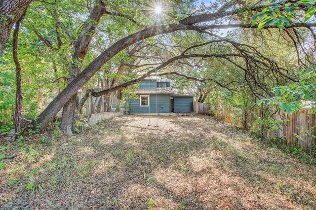 104 S Laurelwood DR B, Austin, TX 78733