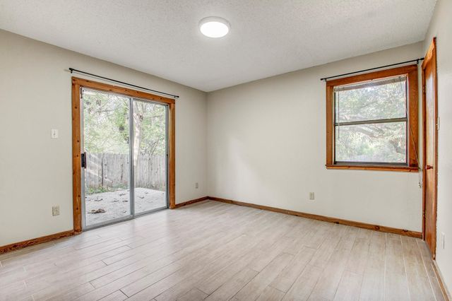 104 S Laurelwood DR B, Austin, TX 78733