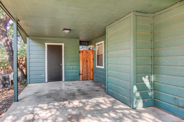 104 S Laurelwood DR B, Austin, TX 78733