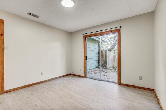 104 S Laurelwood DR B, Austin, TX 78733