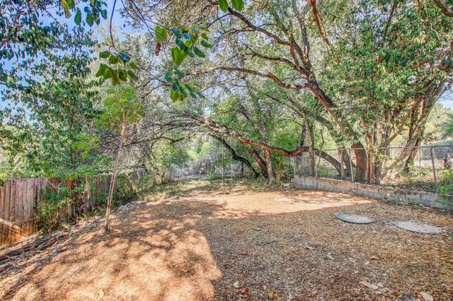 104 S Laurelwood DR B, Austin, TX 78733