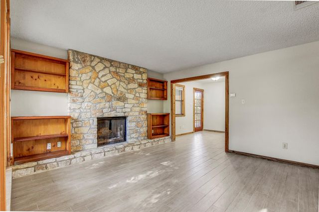 104 S Laurelwood DR B, Austin, TX 78733