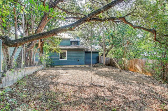 104 S Laurelwood DR B, Austin, TX 78733