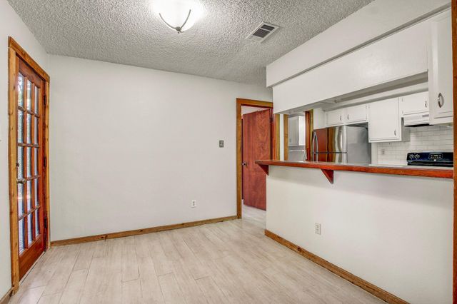 104 S Laurelwood DR B, Austin, TX 78733