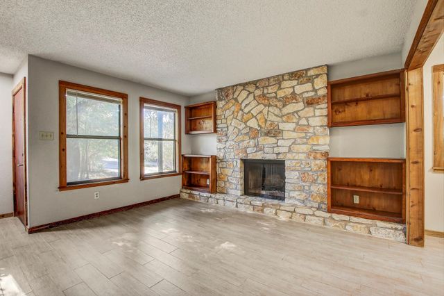 104 S Laurelwood DR B, Austin, TX 78733
