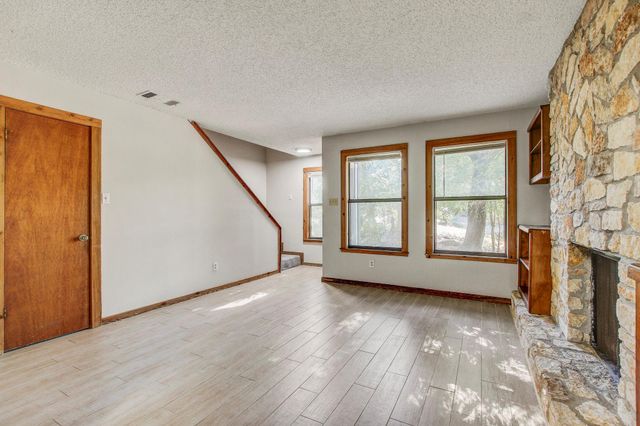 104 S Laurelwood DR B, Austin, TX 78733