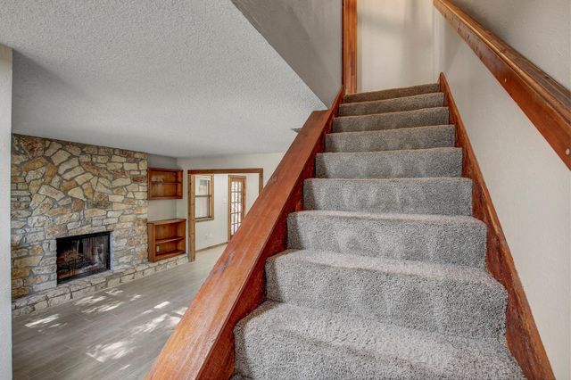 104 S Laurelwood DR B, Austin, TX 78733