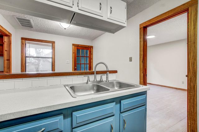 104 S Laurelwood DR B, Austin, TX 78733