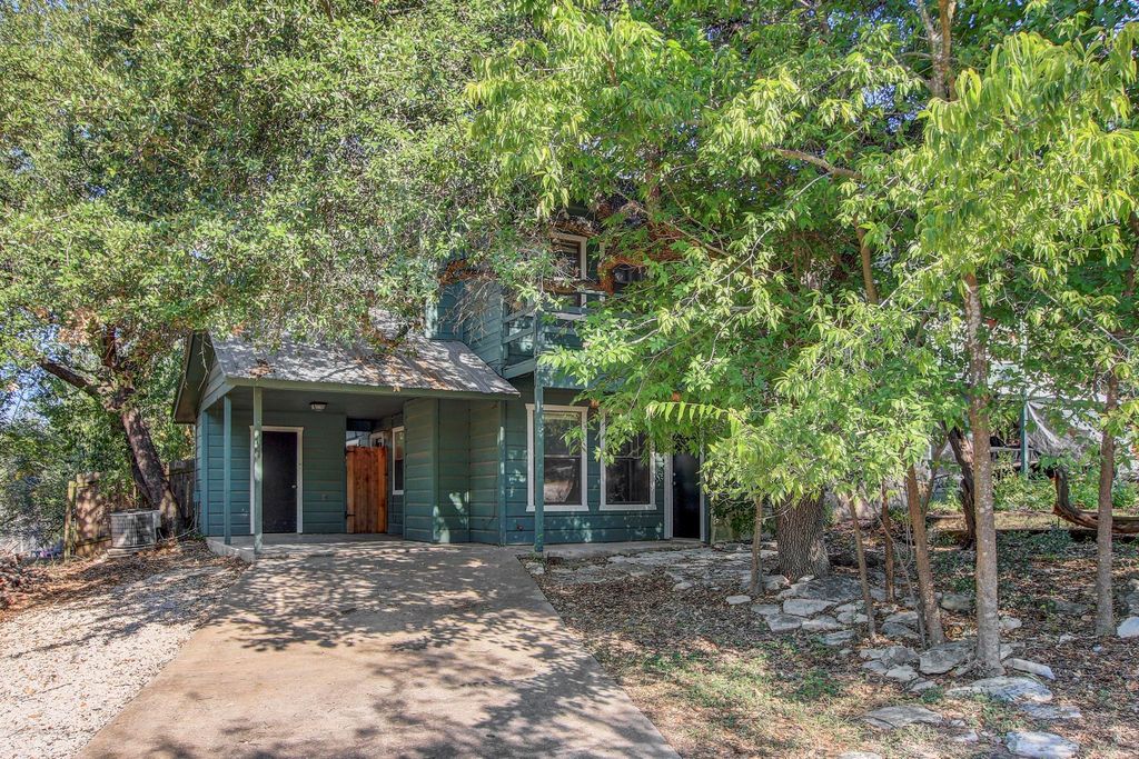 104 S Laurelwood DR B, Austin, TX 78733