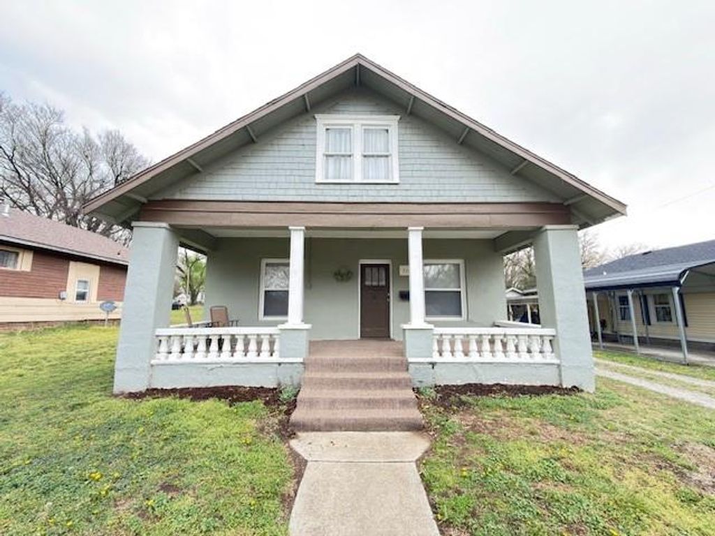 718 N Main Street, Nevada, MO 64772