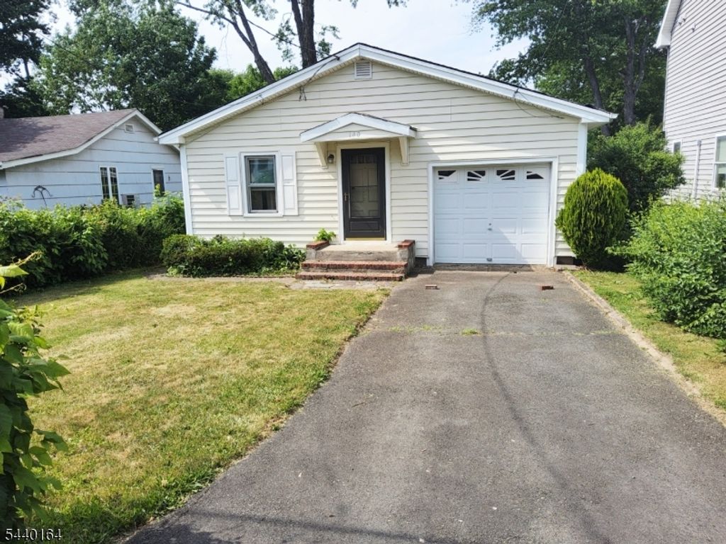140 Longview Ave, Parsippany-troy Hills Twp., NJ 07034