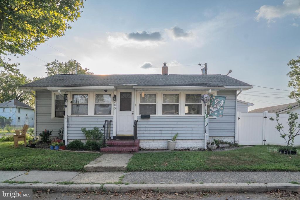 260 JOHNSON ST, Carneys Point, NJ 08069