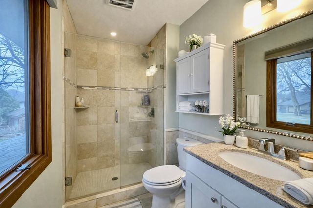 9130 Flyway Circle, Eden Prairie, MN 55347