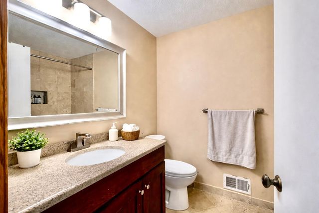 9130 Flyway Circle, Eden Prairie, MN 55347