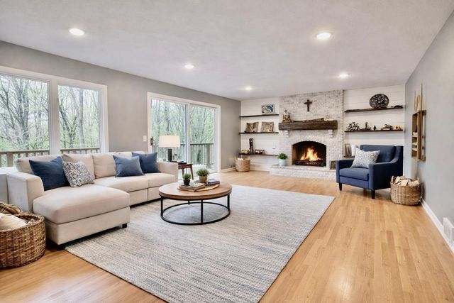 9130 Flyway Circle, Eden Prairie, MN 55347