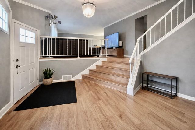 9130 Flyway Circle, Eden Prairie, MN 55347