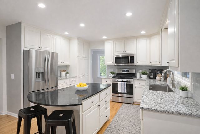 9130 Flyway Circle, Eden Prairie, MN 55347