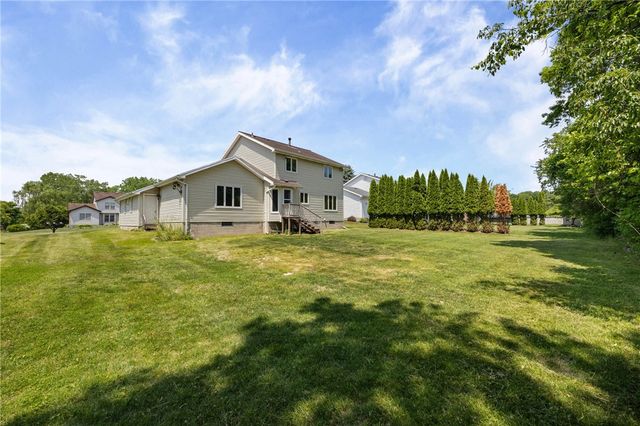 12 Forest Meadow Trail, Ogden, NY 14624