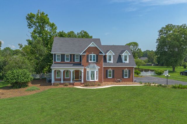 804 Twelve Oaks Rd, Tullahoma, TN 37388