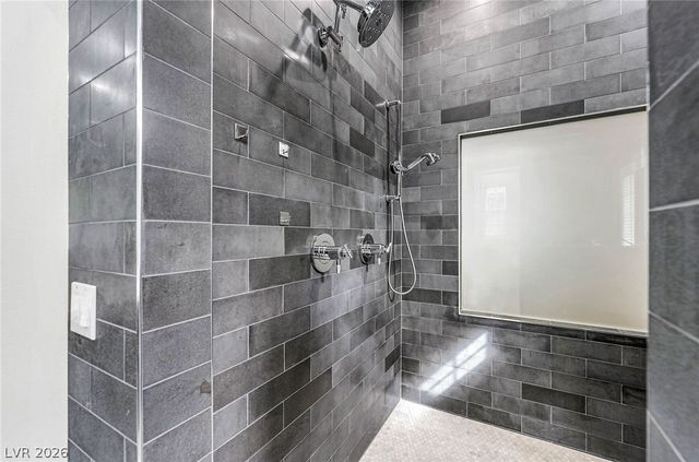 11846 WATERFORD CASTLE Court, Las Vegas, NV 89141