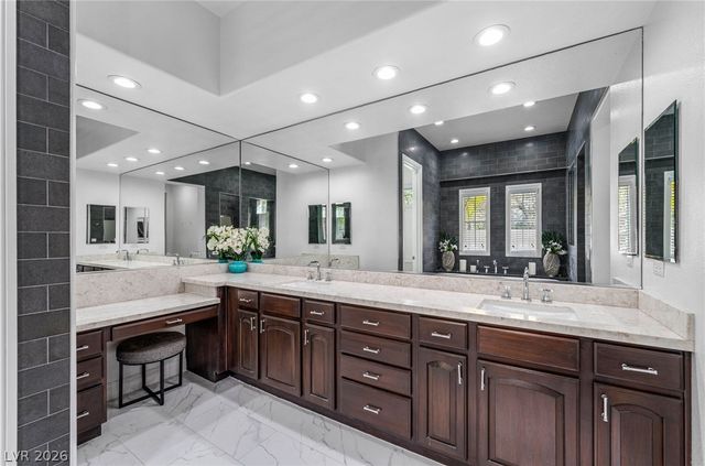 11846 WATERFORD CASTLE Court, Las Vegas, NV 89141