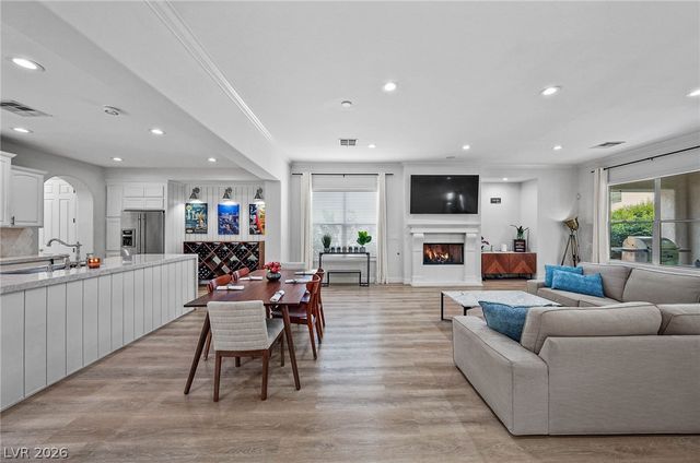 11846 WATERFORD CASTLE Court, Las Vegas, NV 89141