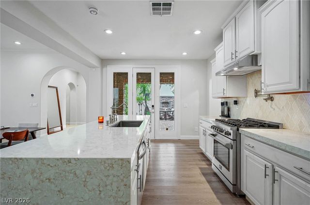 11846 WATERFORD CASTLE Court, Las Vegas, NV 89141