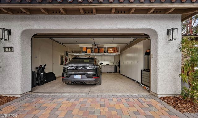 11846 WATERFORD CASTLE Court, Las Vegas, NV 89141
