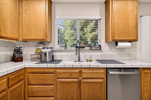 2066 Singhs Way, Yuba City, CA 95991